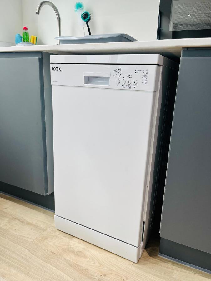 Fully Equipped One Bedroom Apartment Near Old Trafford Stadium! Manchester Exterior photo